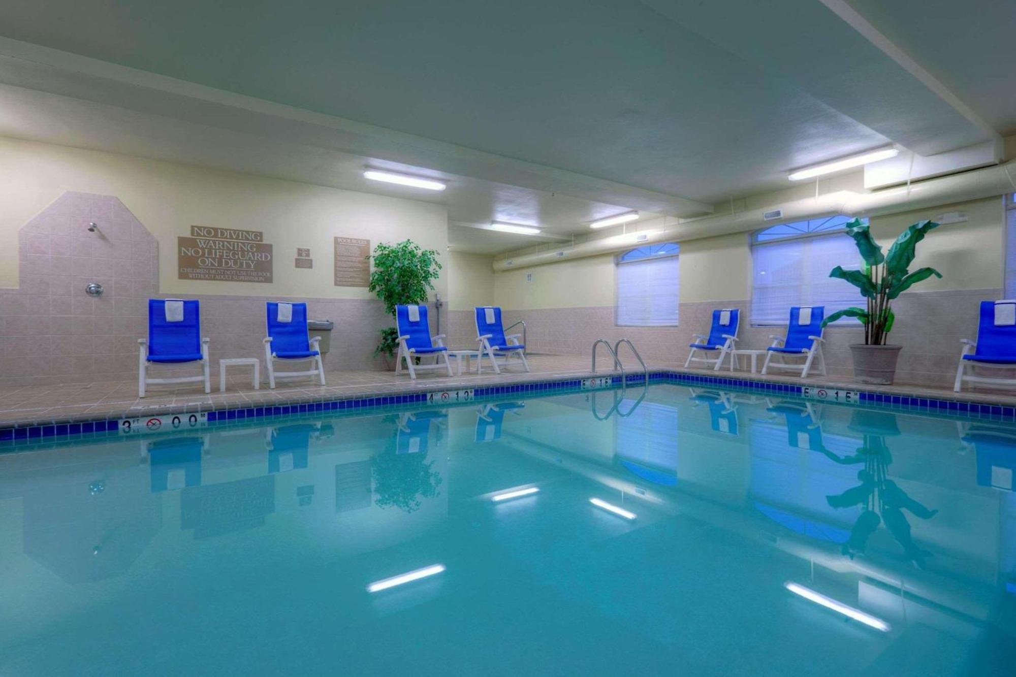Country Inn & Suites By Radisson, Emporia, Va Dış mekan fotoğraf